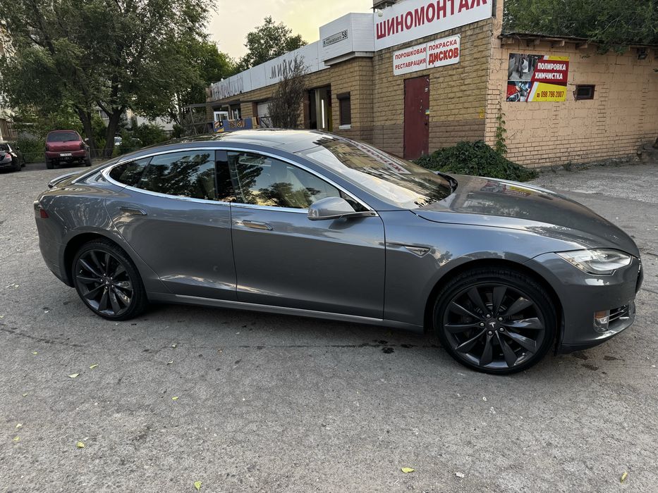Tesla Model S 85 квт