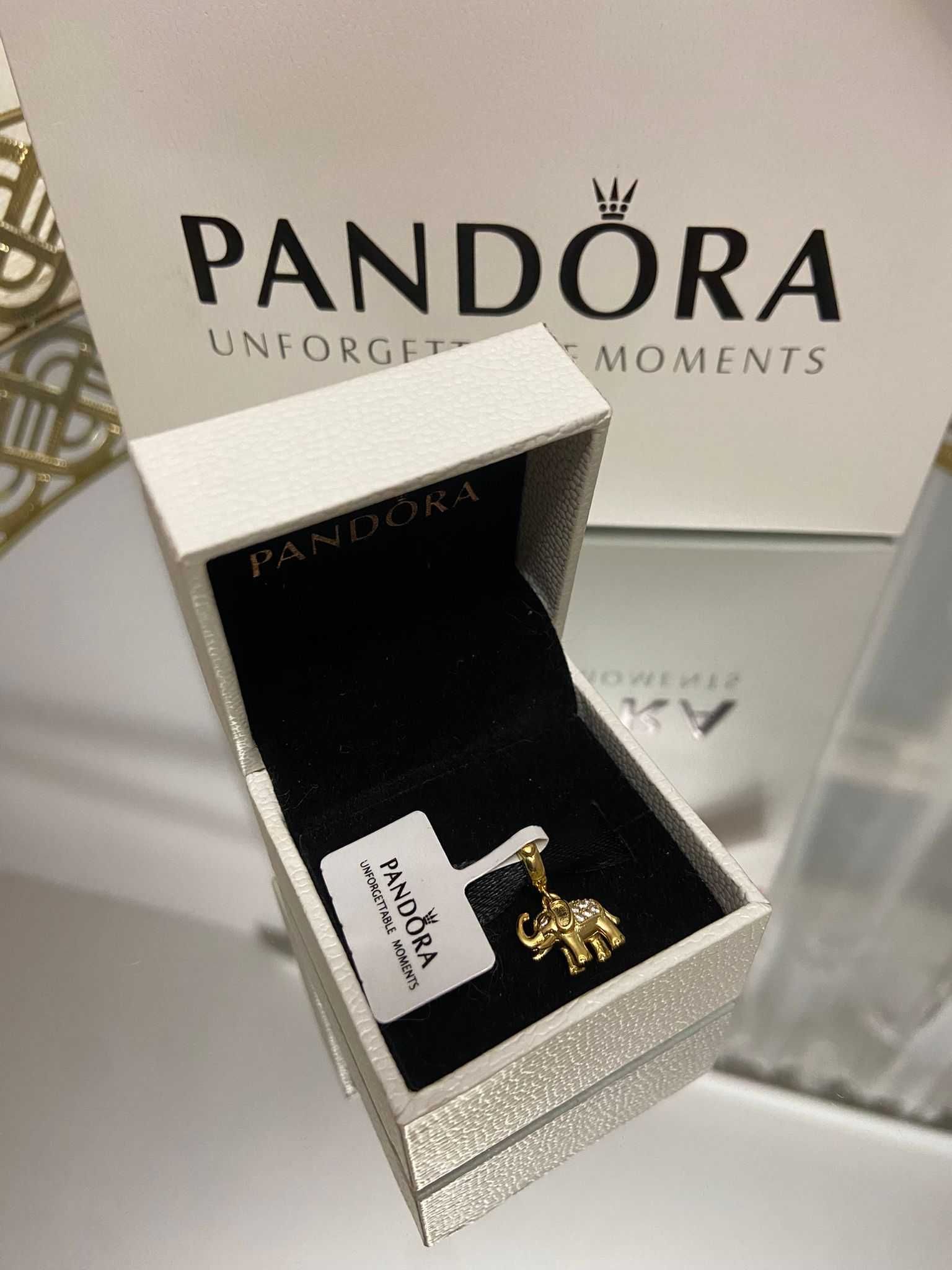 Charms Pandora – Złoty Słoń z Trąbą do Góry