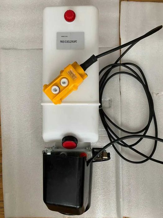 Маслостанція 12/24V з пультом управління на автопідйомник для СТО