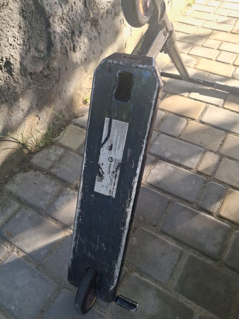 Трюковий самокат