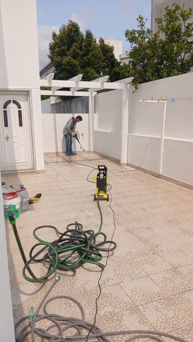 Pintura interior e exterior, reparações em geral