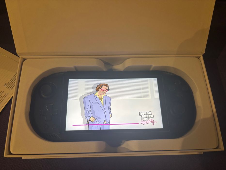 AYN Odin 2 Mini 8GB / 128 GB + 1TB Samsung MicroSD