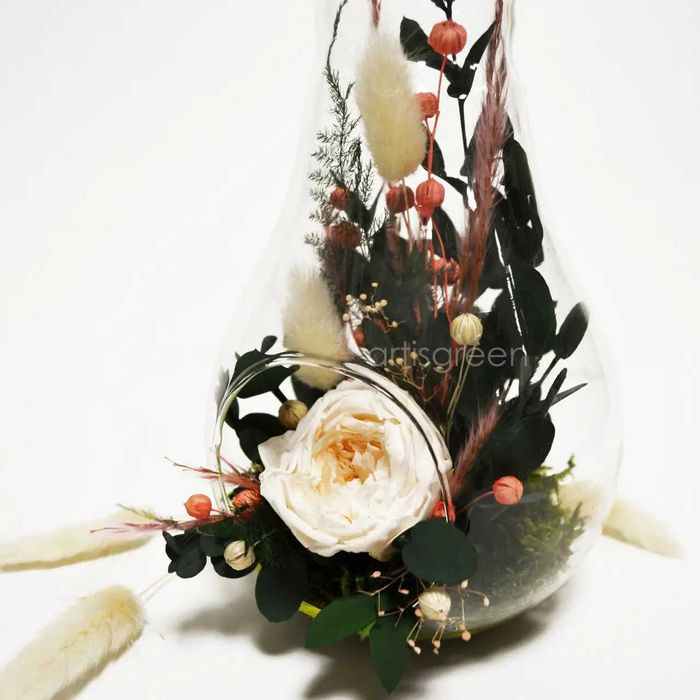 Стабилизированная роза в стеклянной колбе/Довговічна троянда в колбі