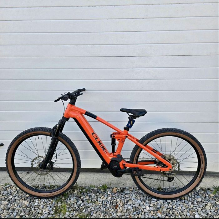 CUBE Stereo Hybrid 120 Race 625 – M / 18" – 2022 – 3400 km