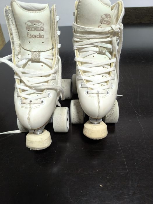 Patins praticamente novos