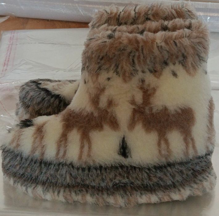 Тапочки, носки, манишка