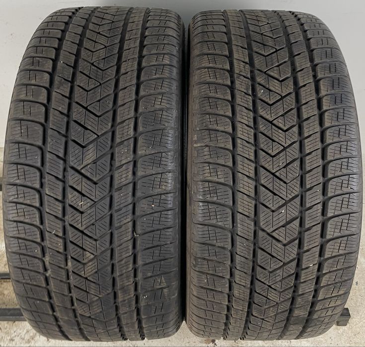 285/35R22 106V Pirelli Scorpion Winter