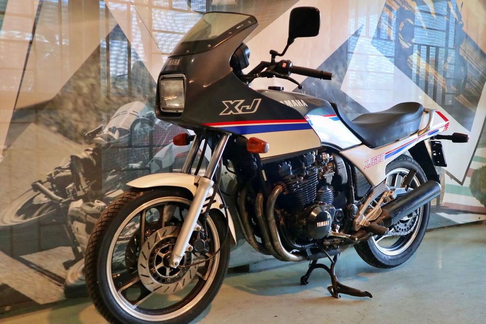 Yamaha XJ Yamaha XJ 600 Armed Bike Warszawa FILM