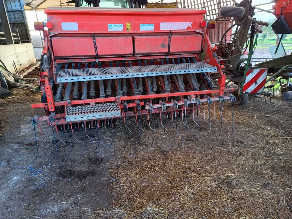 Rotofresa e semeador