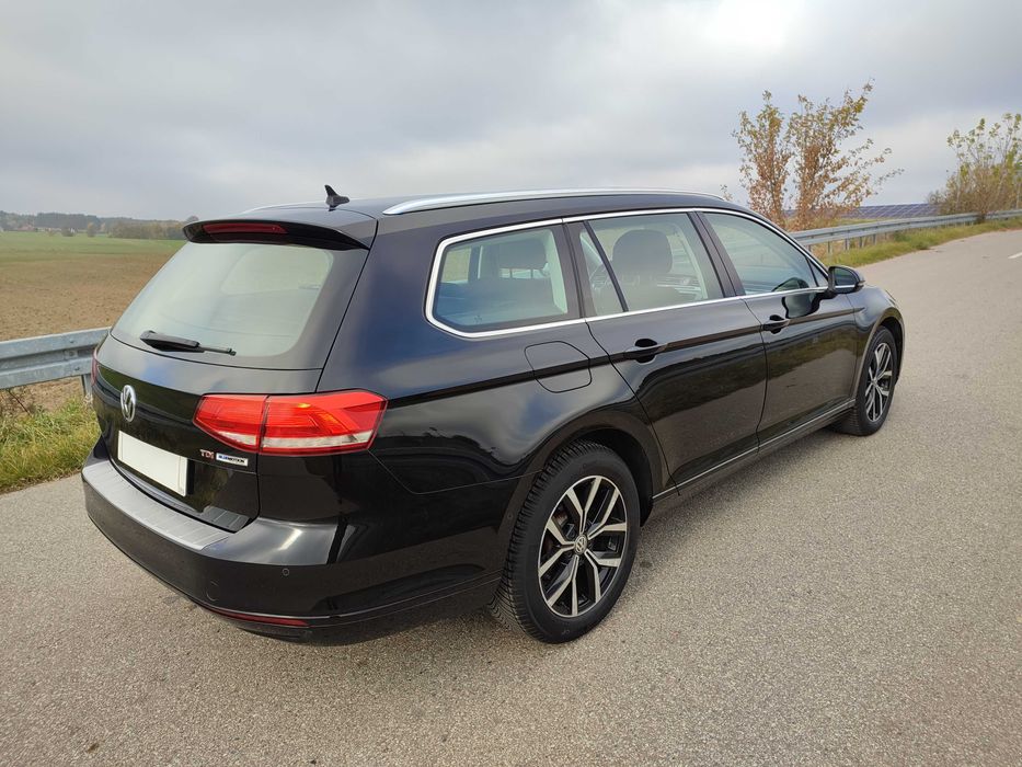 Passat B8**2017**DSG**Kamera**Parki**Navi**Alufelgi**Serwisowany**