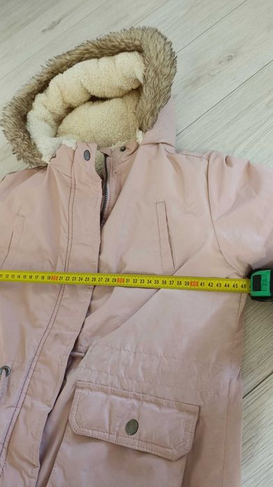Зимова куртка на дівчинку