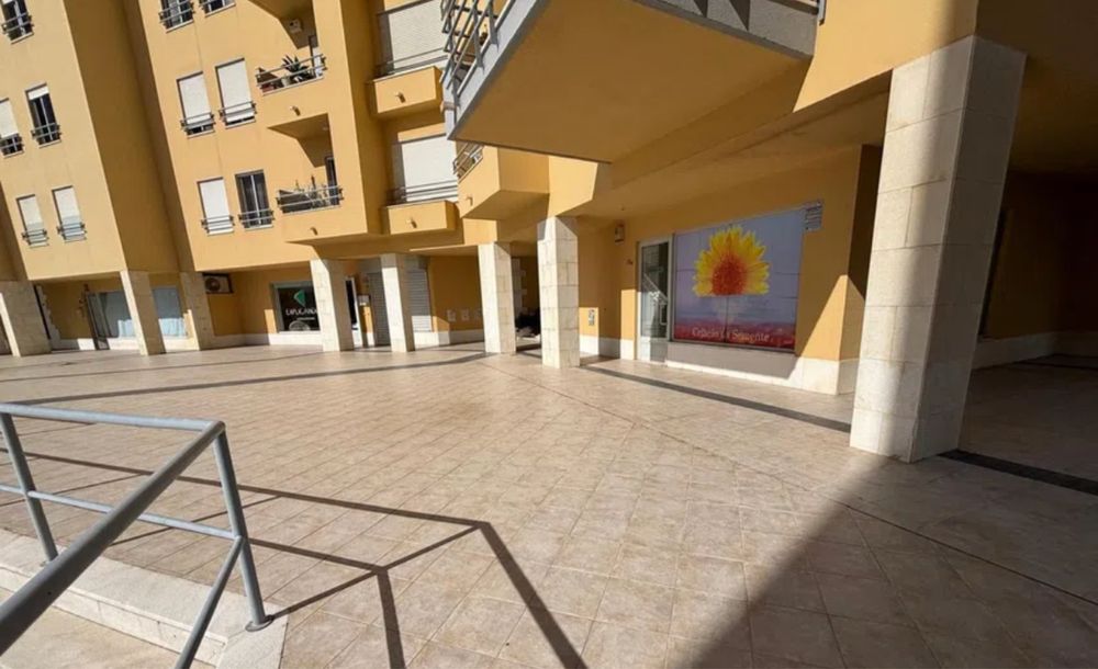 Rua ernesto veiga de oliveira T2 com garagem - Só particulares