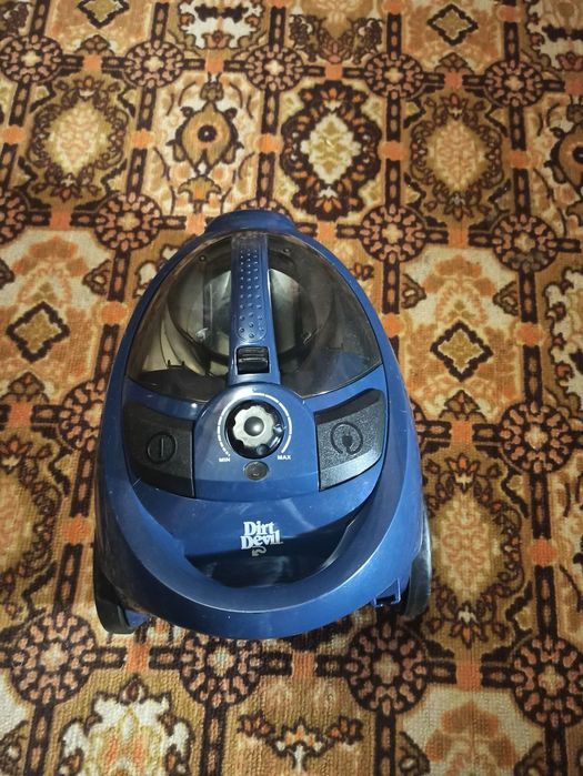 Пылесос Dirt Devil на запчасти без трубы