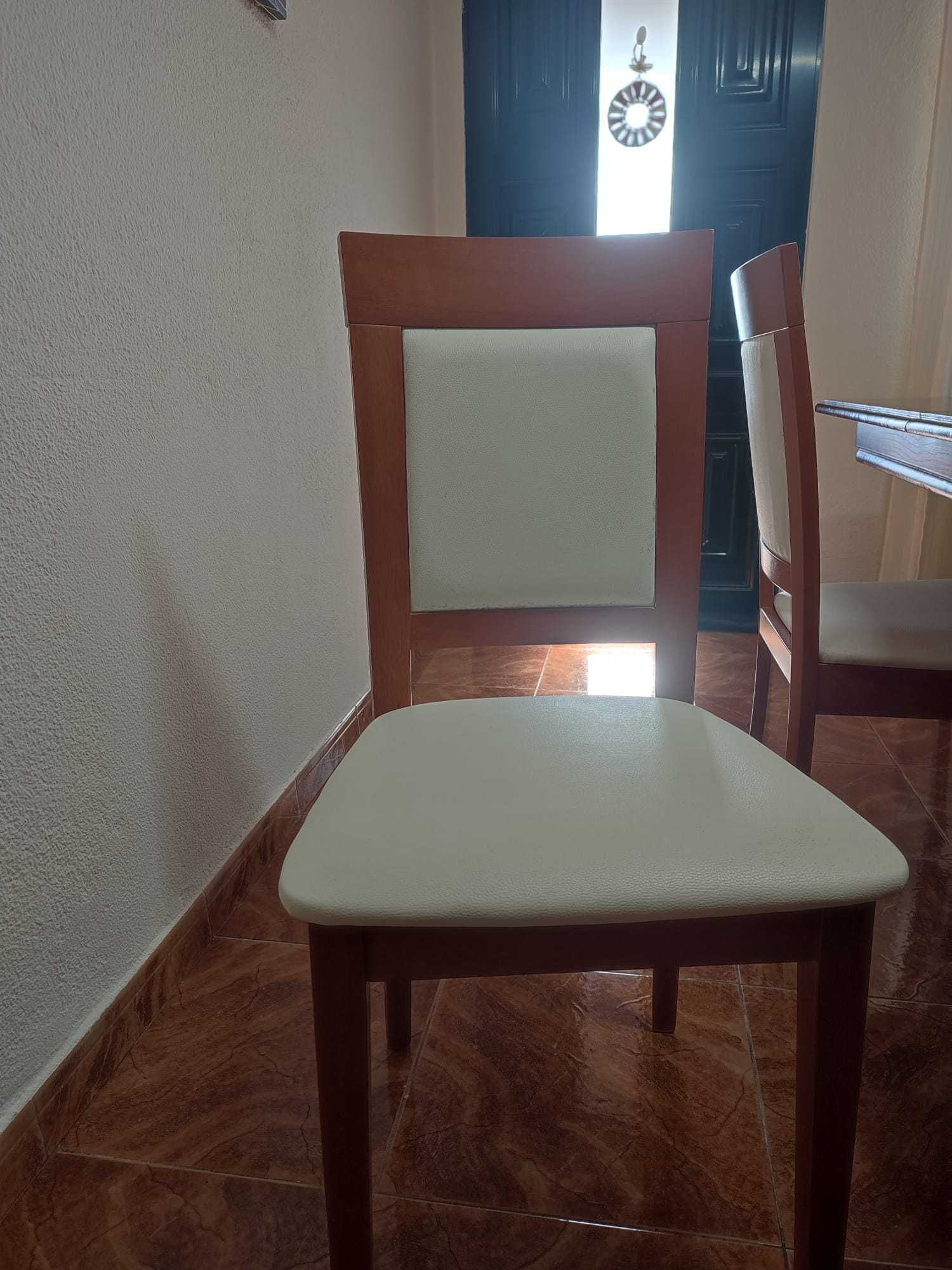 Mesa de sala jantar/com 6 cadeiras