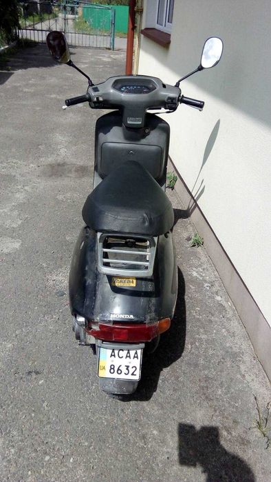 Скутер Honda Lead