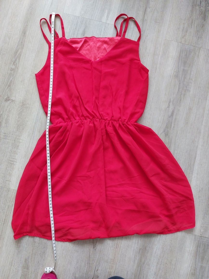 Czerwona zwiewna sukienka rozmiar xs