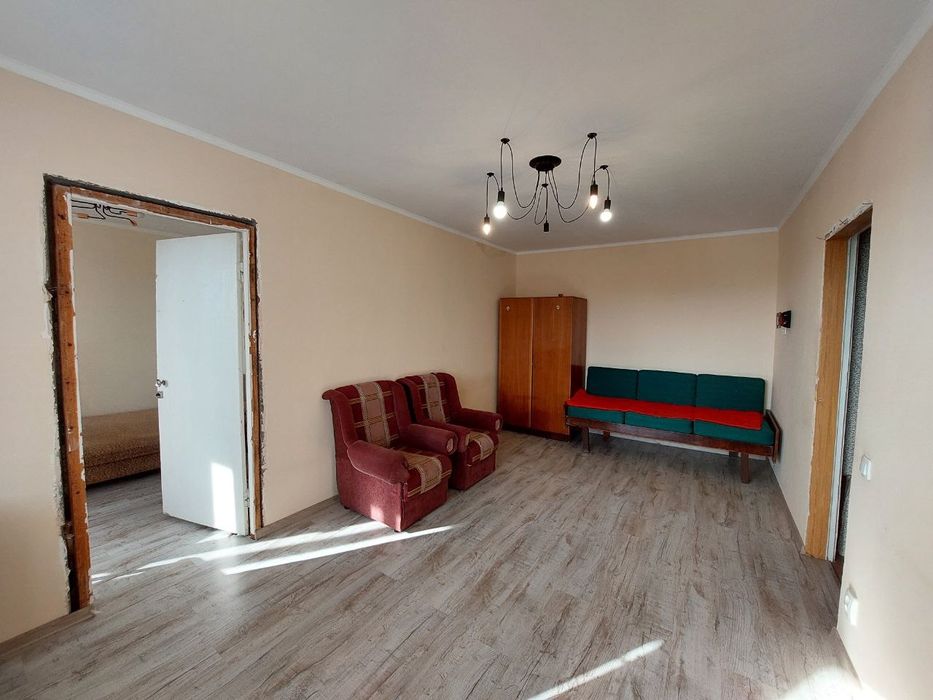 Сдам 3 комн Космонавтов 7, центр Занятости