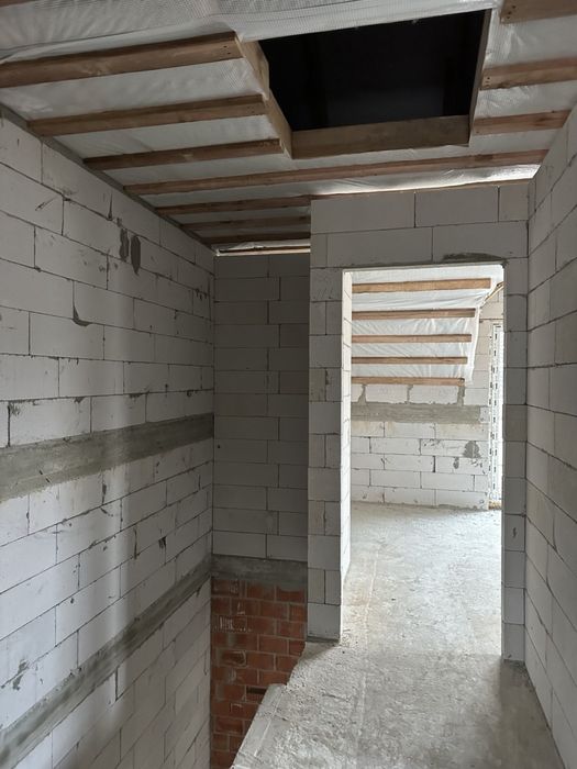 Таунхаус з виходом до озера;Лівий берег, с.Гнідин; на території басейн