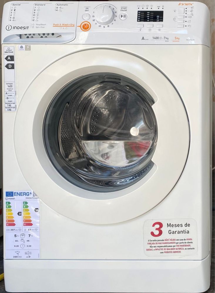 Maquina de Lavar e Secar Roupa Indesit