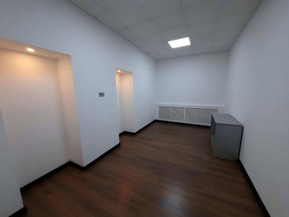 Оренда приміщення : офіс 138 м2 з окремим входом