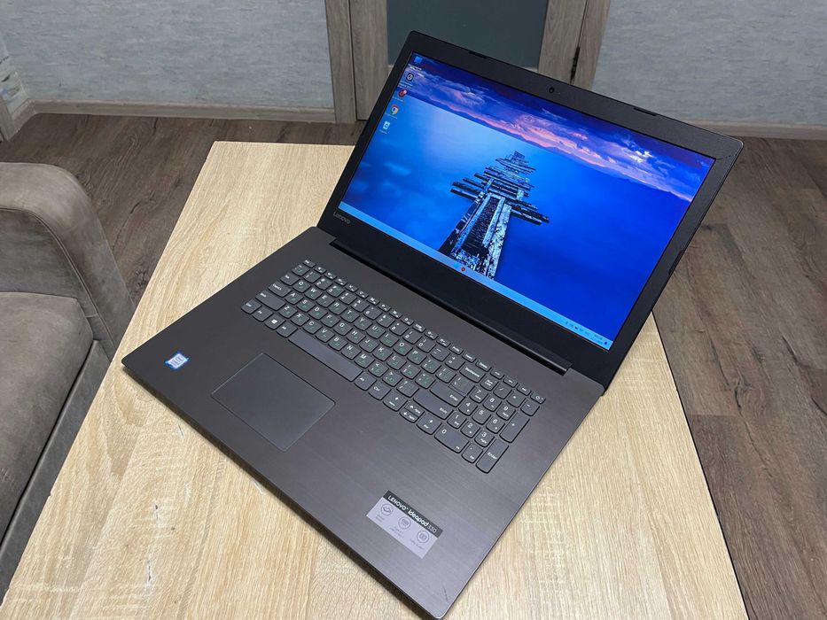 Lenovo ideapad 330-17ikb,4/8 Ядер i5-8250u,RAM 12GB,SSD 256GB,17.3 США