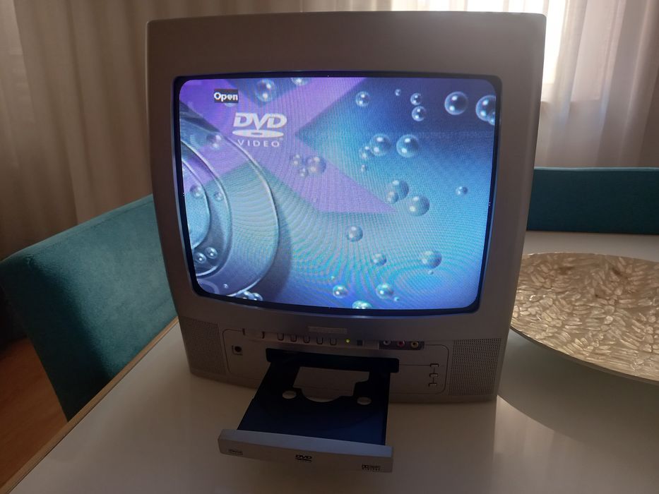 Televisão dvds e cds