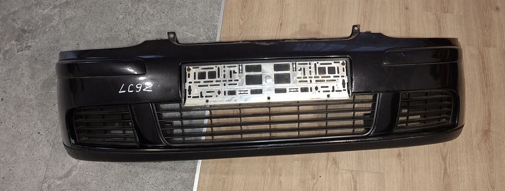 Przedni zderzak VW golf 5 LC9Z