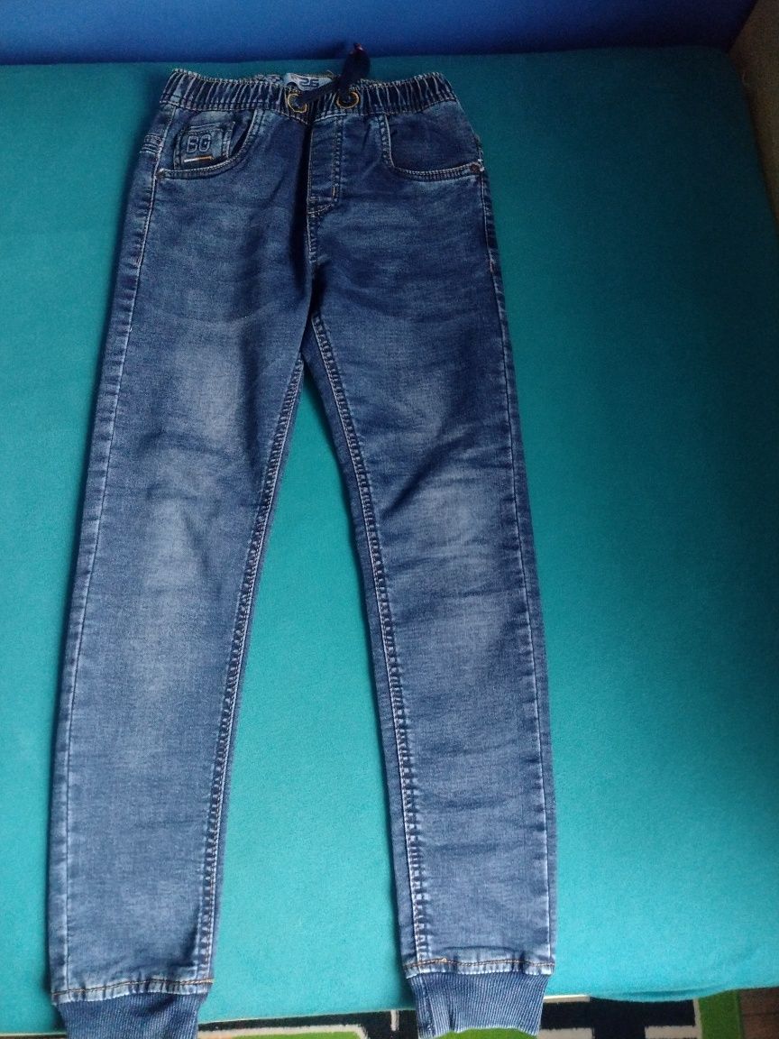 Spodnie jeansowe, jeansy rozmiar 134/140