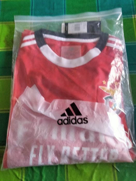 T-shirt do Benfica 4xl nova no plástico!