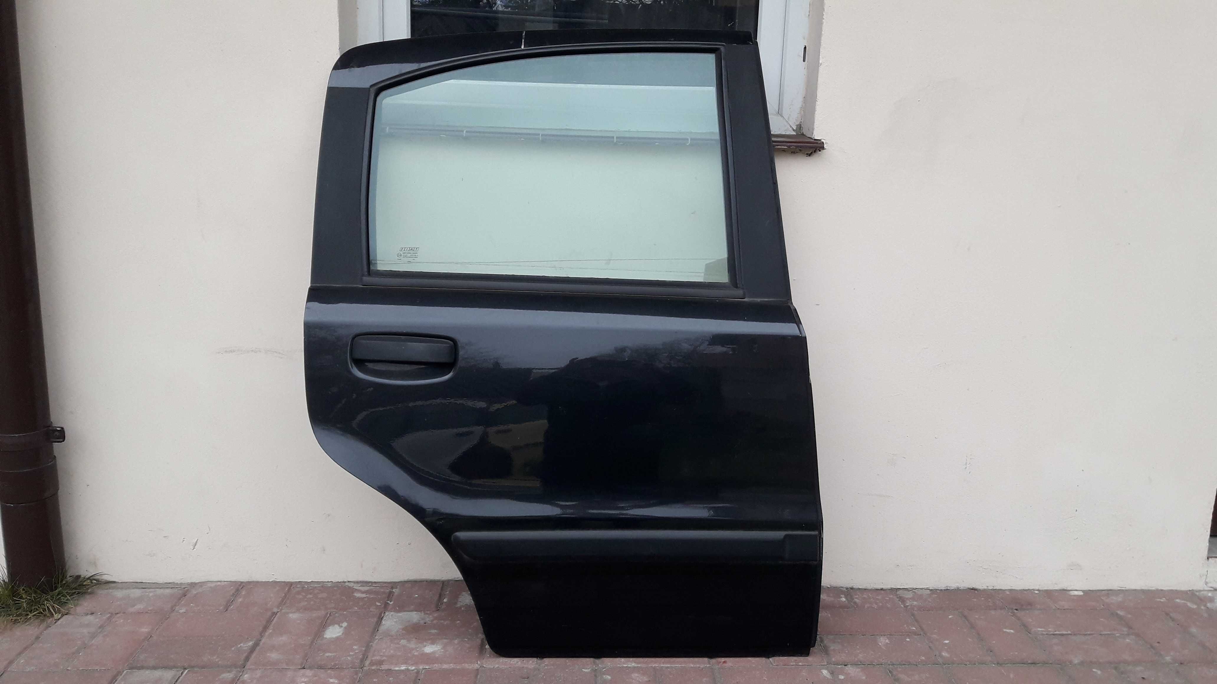 DRZWI TYŁ TYLNE PRAWE do Fiat Panda II kod lak. 601F pasują od 03-12 r