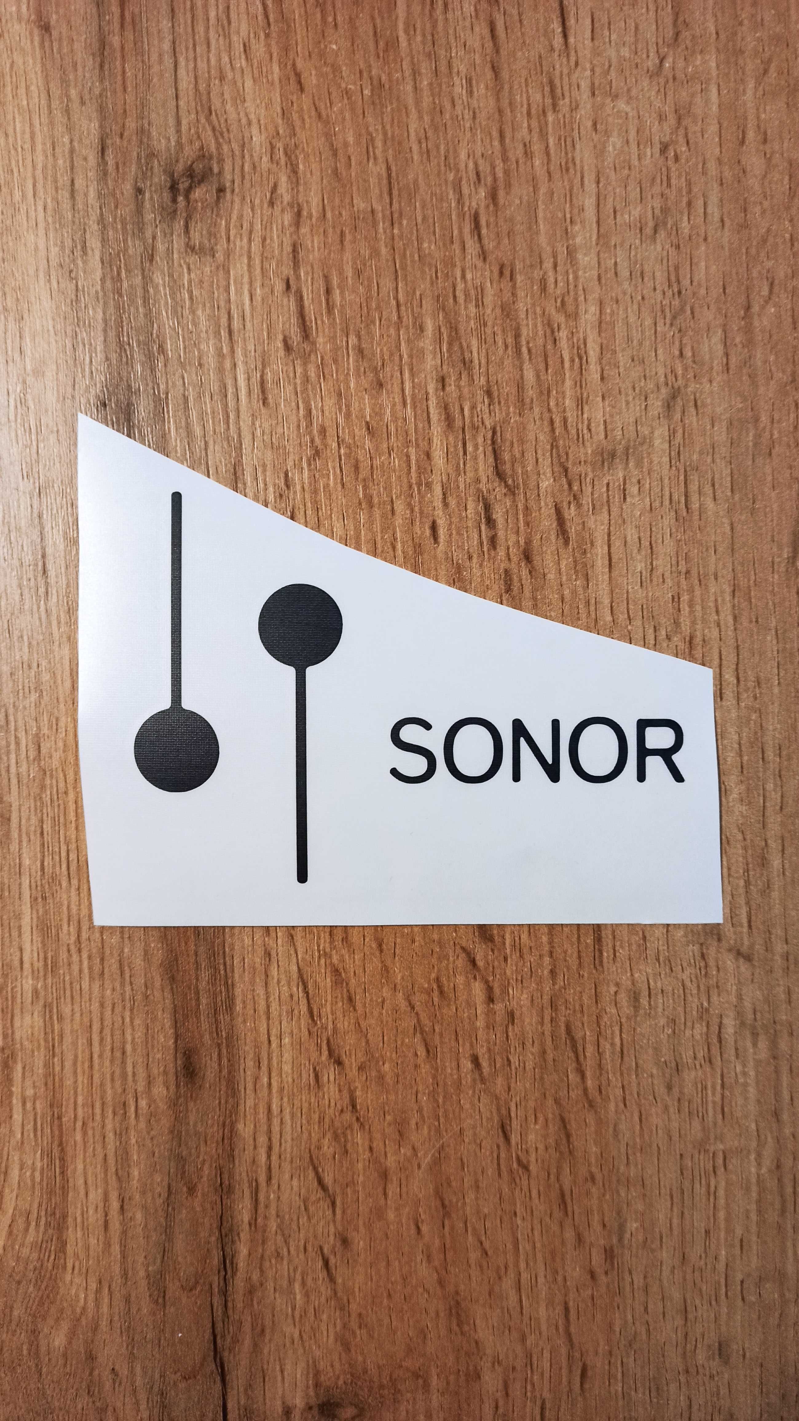 Naklejka czarna 12x8,5 cm z logo SONOR na naciąg perkusyjny