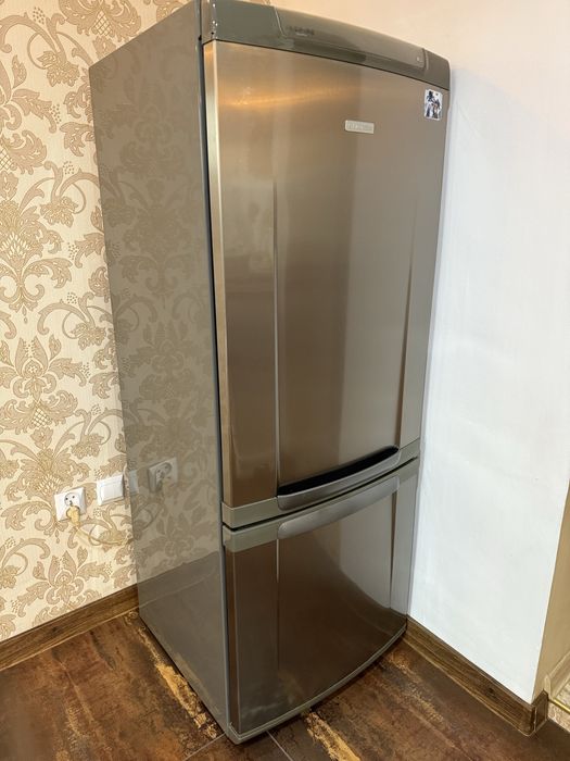 Lodówka ELECTROLUX,kolor inox, gotowa do pracy ,polecam!