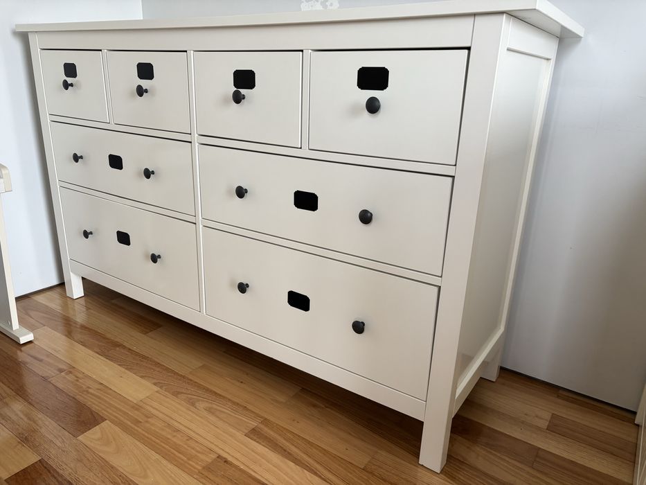 Cómoda com 8 gavetas Ikea Hemnes