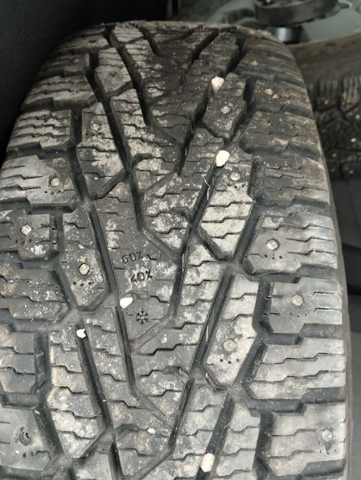 Продам диски з резиною нокіан хакареліта