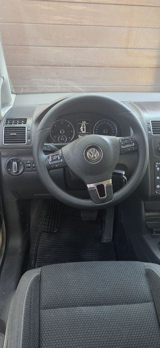 Продам  Volkswagen touran 2011