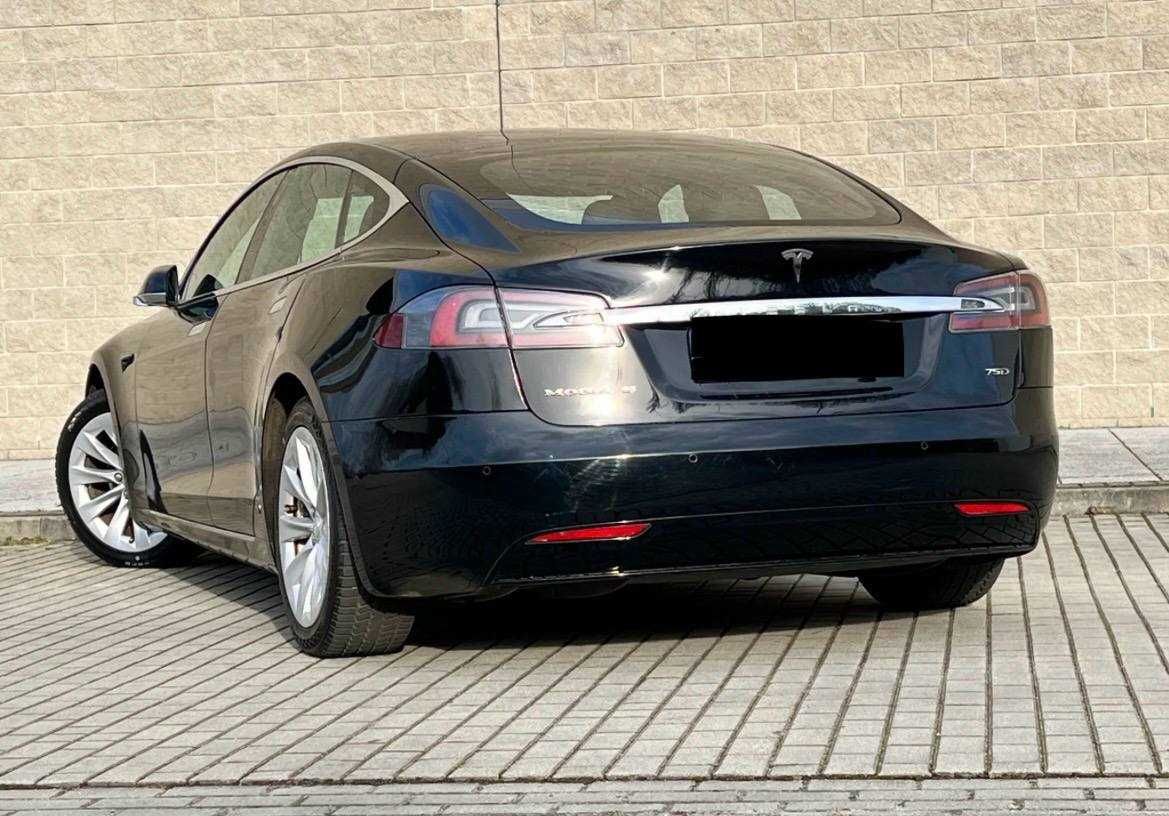 У продажі Tesla Model S 2018