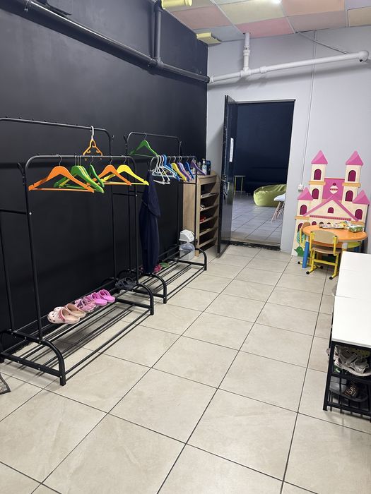 224 м² у центрі — ідеально для дитячого або навчального центру.