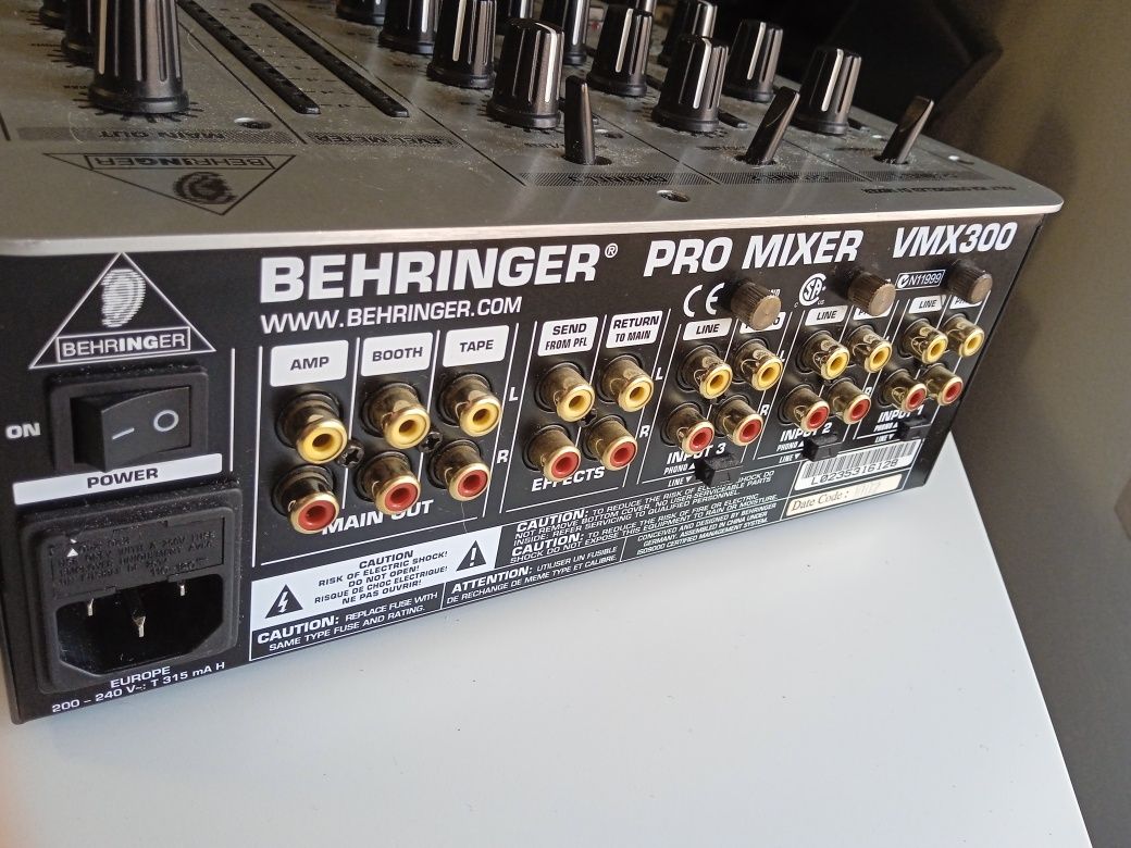 2 Pioneer CDJ100 + Mixer Behringer