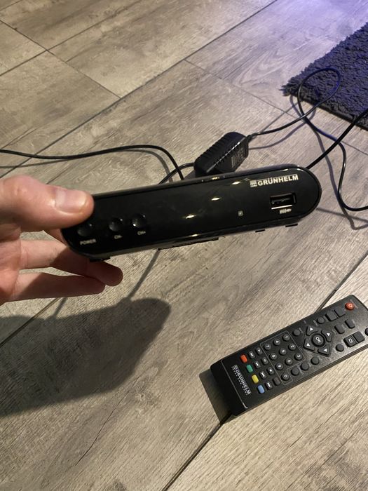 Тв приставка т2  Grunhelm GT2HD-030