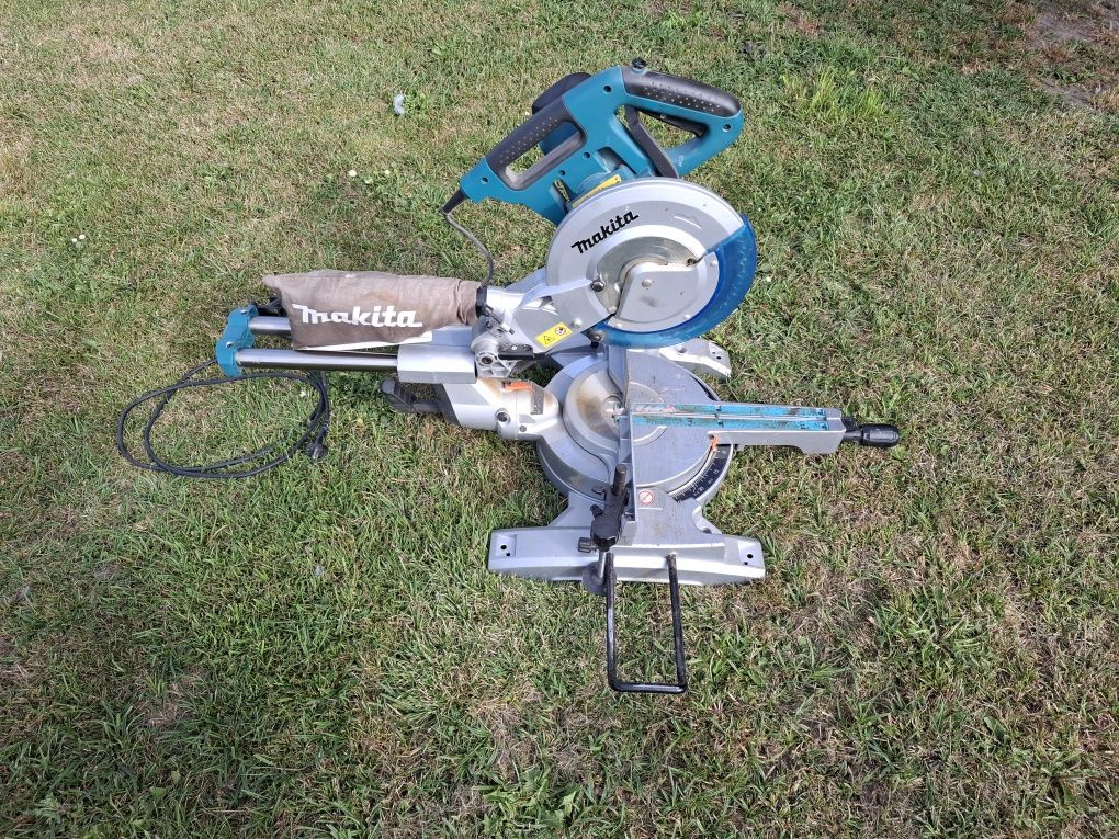 Ukosnica Makita IS1018L Piła kapówka