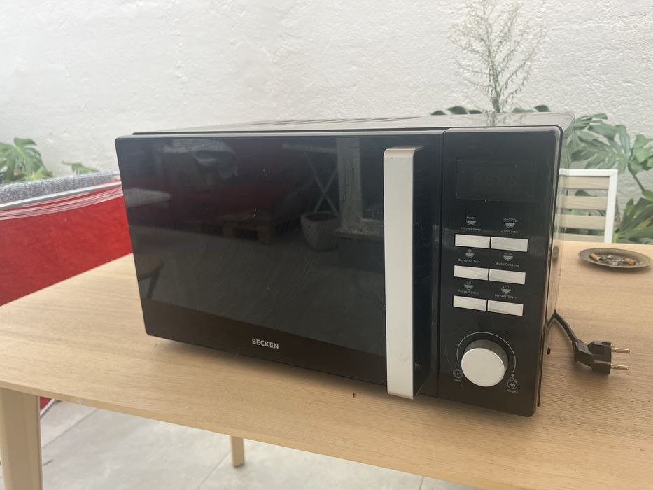 Micro-ondas Becken 28L com Grill – Excelente estado