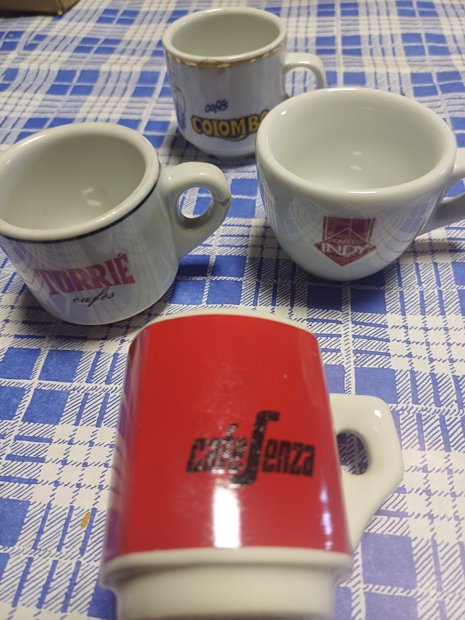 Lote de chavenas de cafe