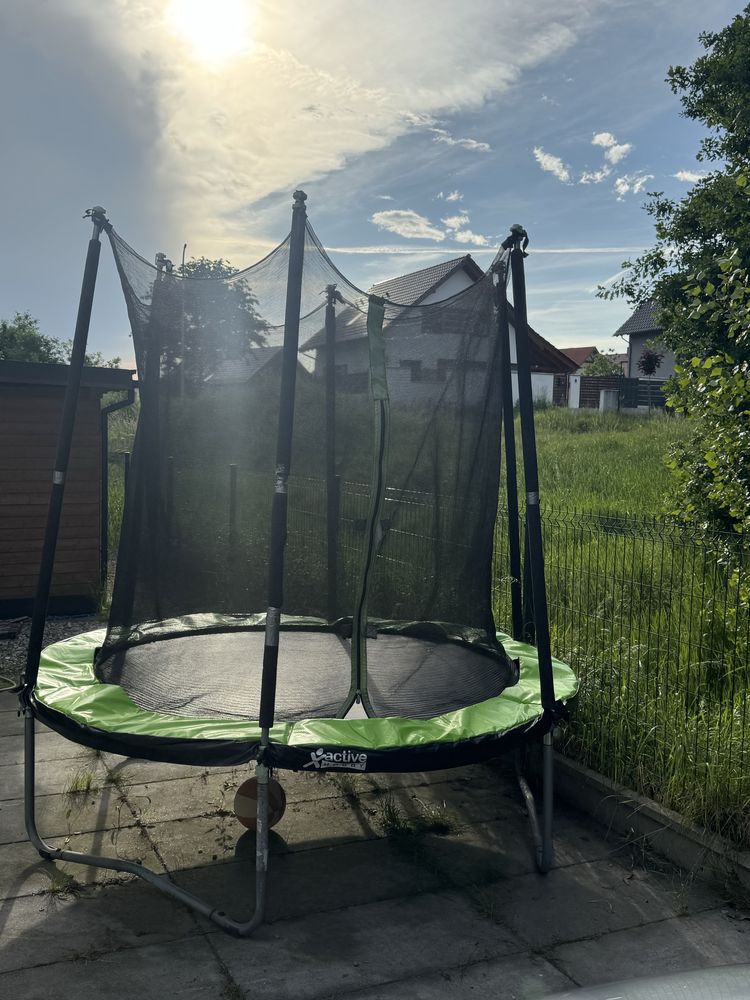 Trampolina 244 cm castorama w dobrym stanie nowa osona