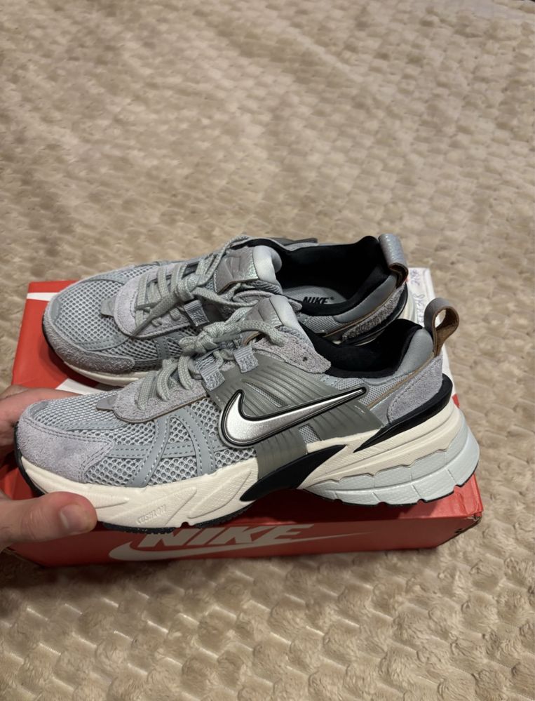 Женские Nike V2K Run Новые  Оригинал