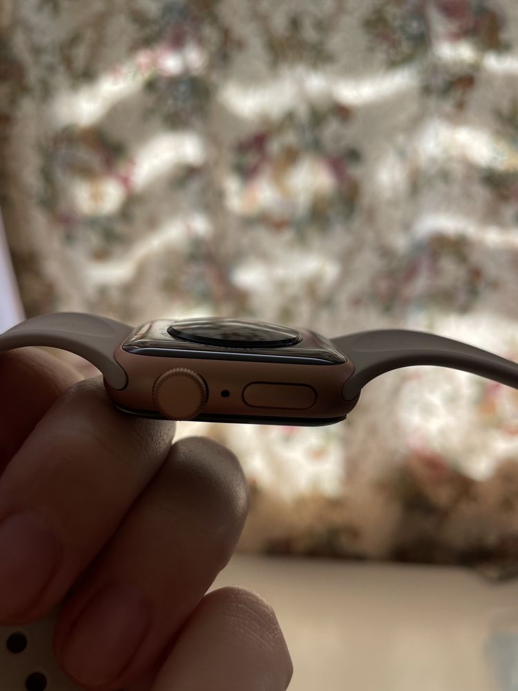 Смарт-годинник Apple Watch SE GPS 40mm