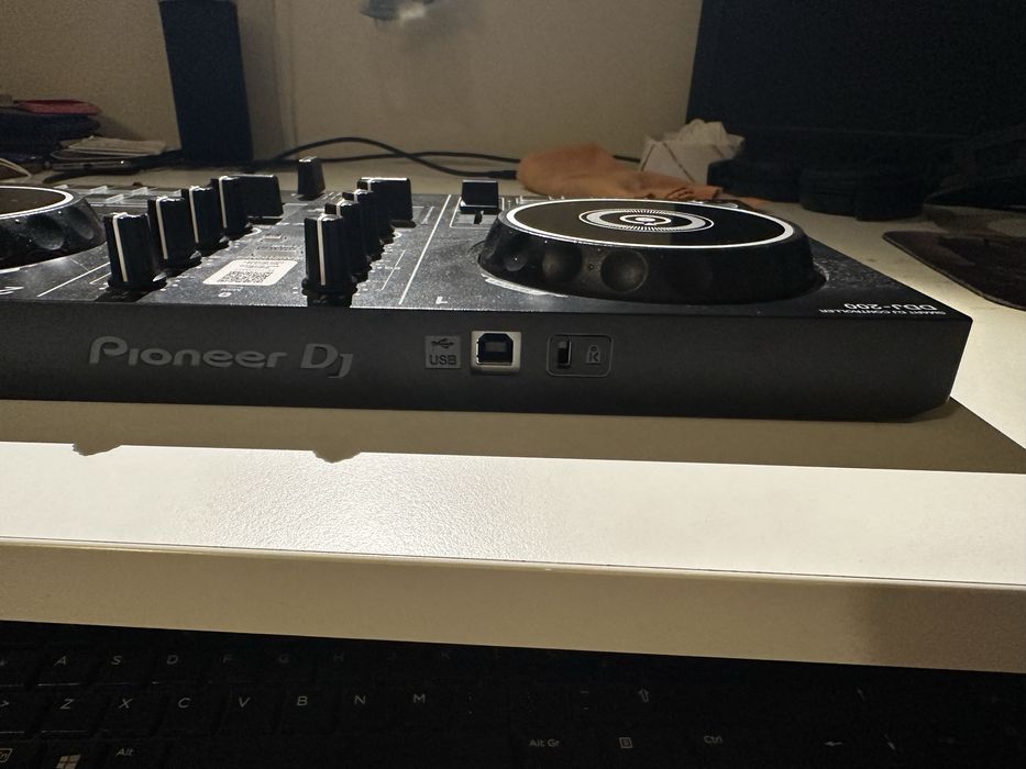 Controlador Pioneer DDJ-200