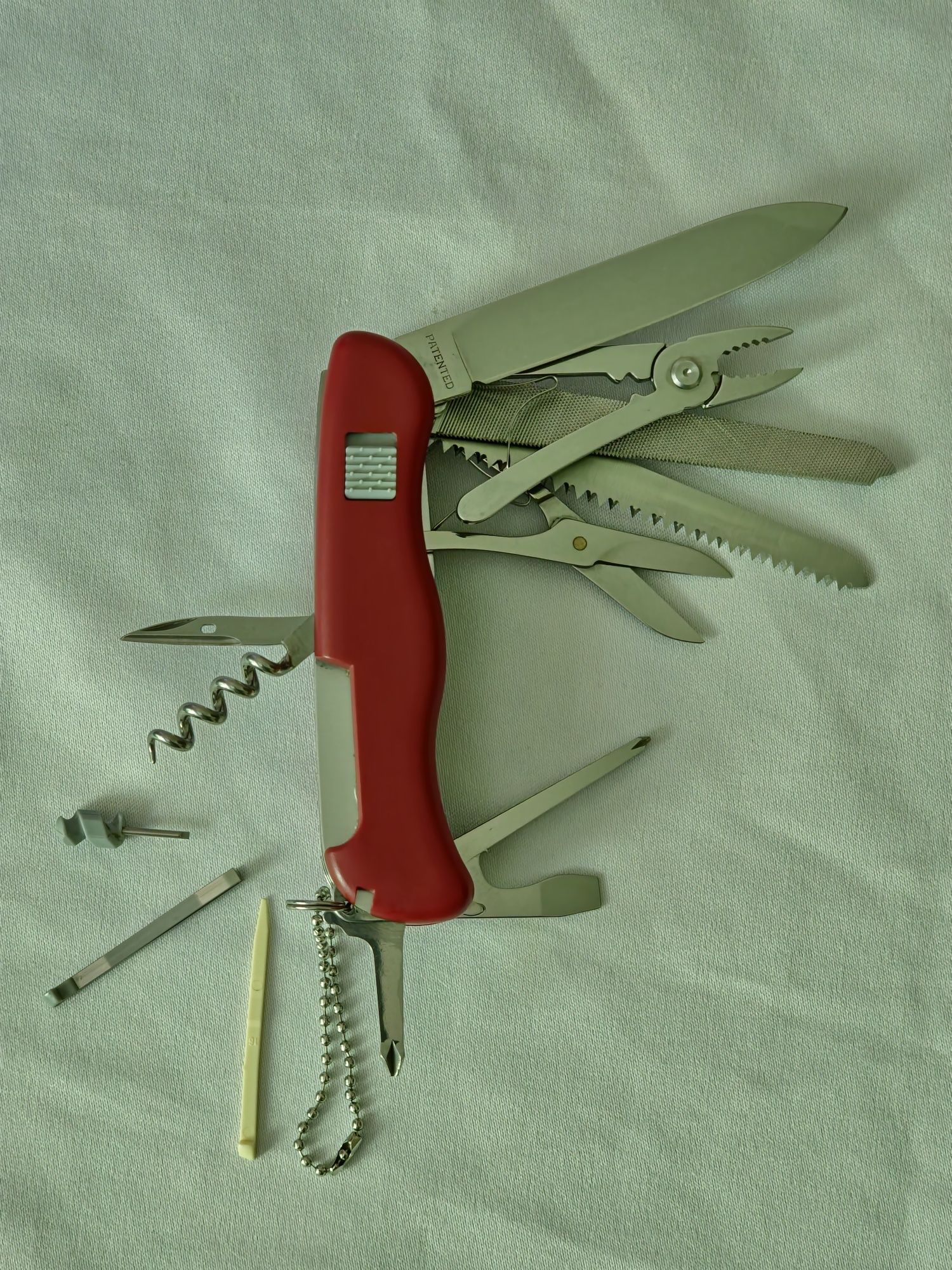 The original swiss army knife VICTORINOX "WorkChamp 0.9064 red"