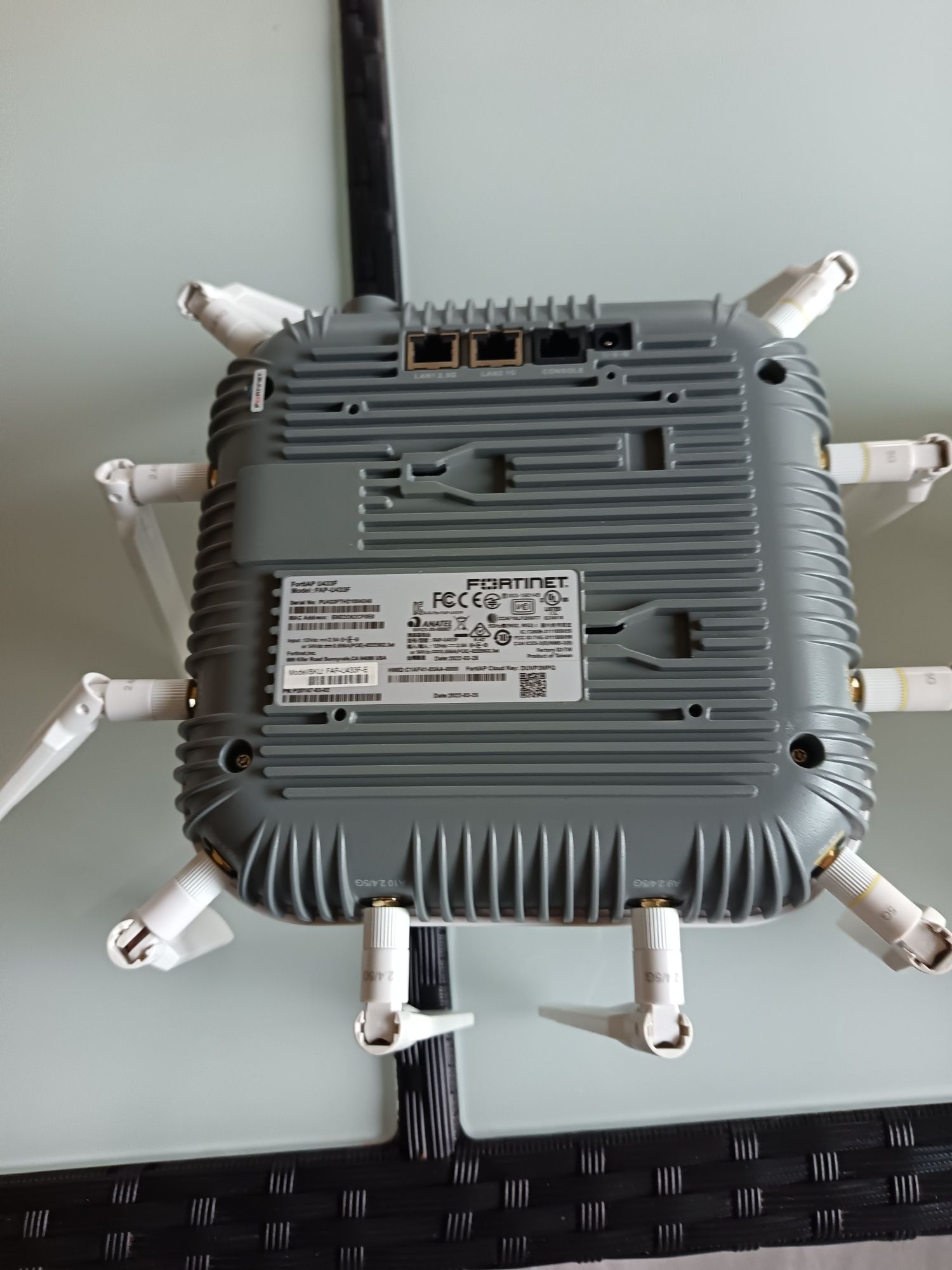 Dwa routery / karty sieciowe Fortinet FortiAP U433F
