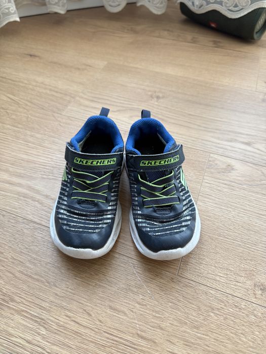 Sketchers 25 poзмір з ліхтариками