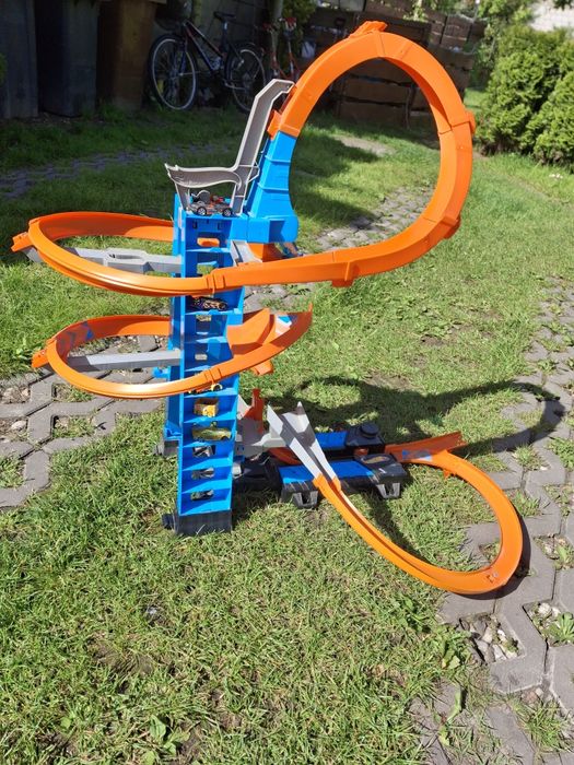 Tor hot wheels wieża podniebna kraksa